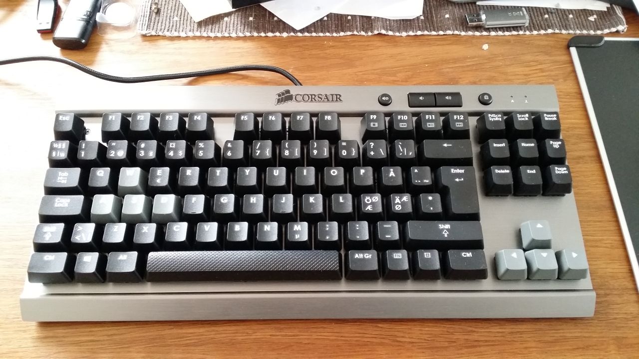 K60 Corsair wrist rest for K70? AnandTech Forums Technology